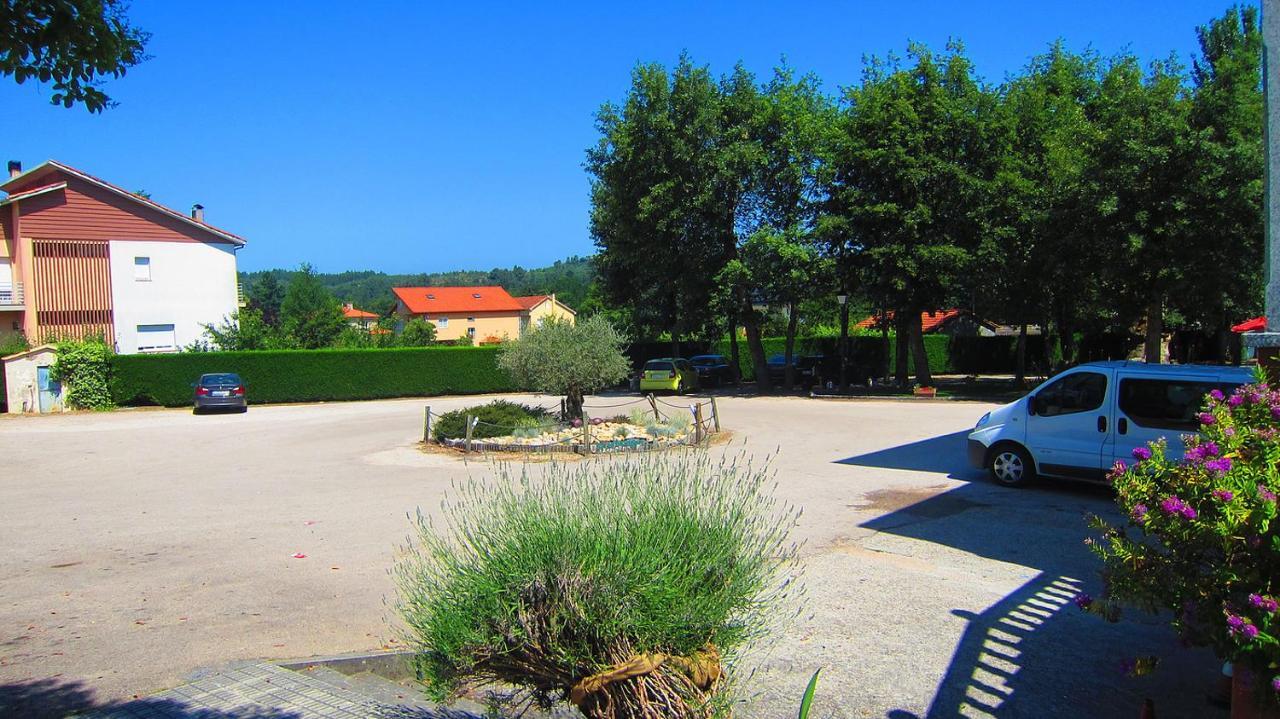 Hotel Os Caracoles Pereiro de Aguiar Exterior photo