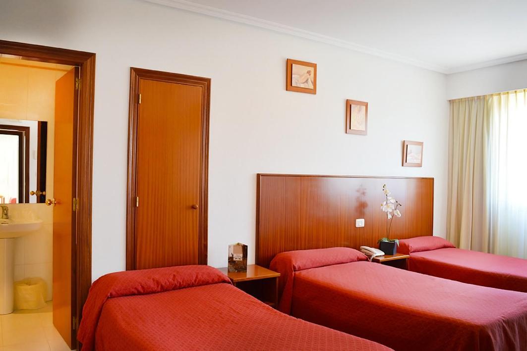 Hotel Os Caracoles Pereiro de Aguiar Exterior photo