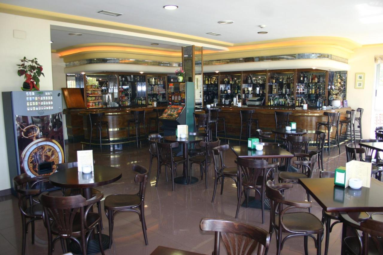 Hotel Os Caracoles Pereiro de Aguiar Exterior photo