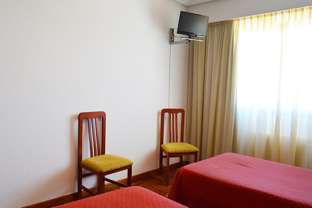Hotel Os Caracoles Pereiro de Aguiar Exterior photo
